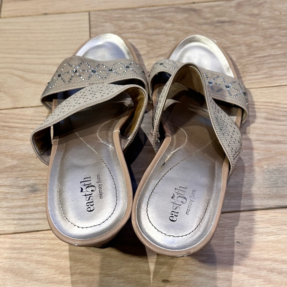 EAST 5th Memory Foam Wedge Sandals - Picture 3 of 9